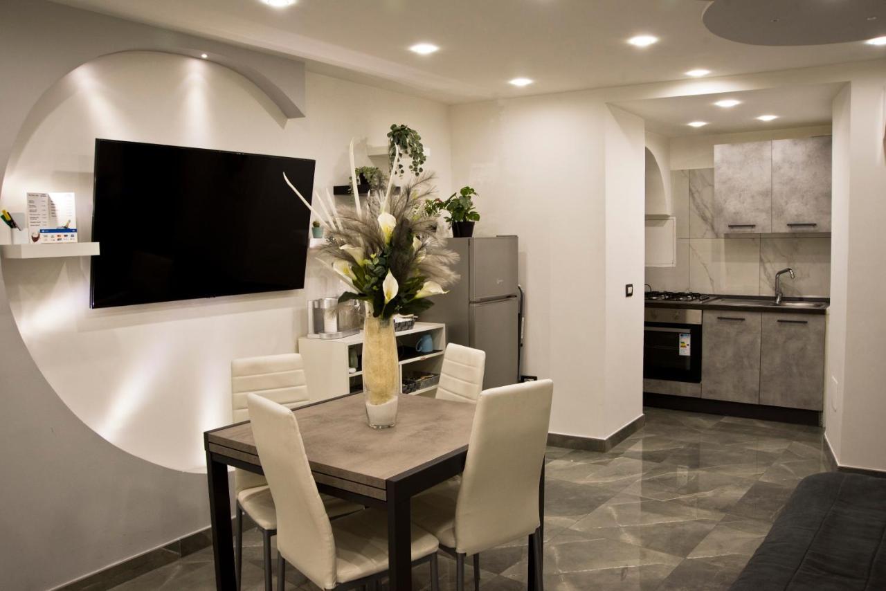 Suite Napoli Sotterranea Con Jacuzzi ภายนอก รูปภาพ