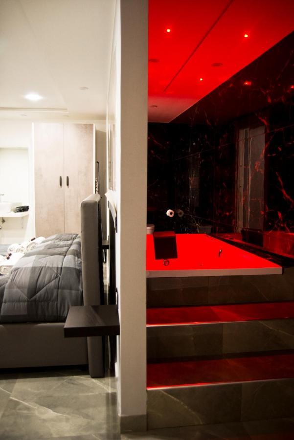 Suite Napoli Sotterranea Con Jacuzzi ภายนอก รูปภาพ