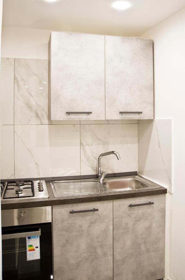 Suite Napoli Sotterranea Con Jacuzzi ภายนอก รูปภาพ